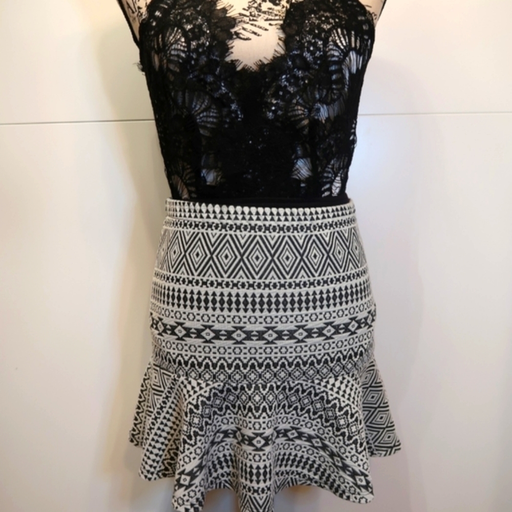 Princess Vera Wang Geometric Ruffle Mini Skirt Black White Boho Aztec Juniors Me